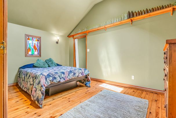 For Lease - 42 Forty First St Street, Toronto, Ontario - Photo 1