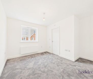 4 bedroom detached house to rent - Photo 3