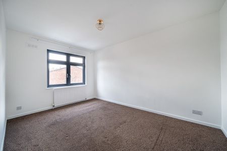 Manor Way, London, SE3 - Photo 3