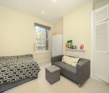 3 bedroom flat to rent - Photo 4