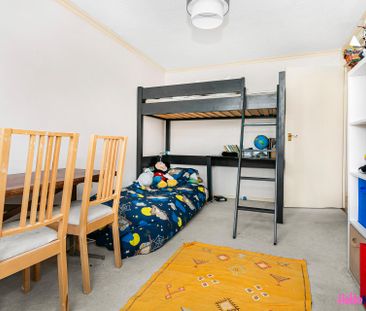 Langport Court, Ambleside Avenue - Photo 4