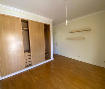 Nice sunny two bedroom apartment in a small building in Quinta das ... - Photo 4