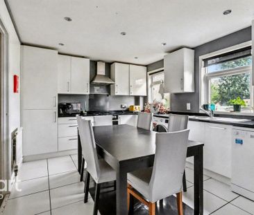 3 bedroom terraced house to rent - Photo 6