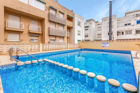 2 room luxury Flat for rent in Gandia, Valencia - Photo 4