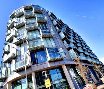Available July | Top Floor | Fully Furnished | Studio Apartment | B... - Photo 4