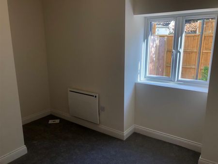 Commercial Road - Photo 4