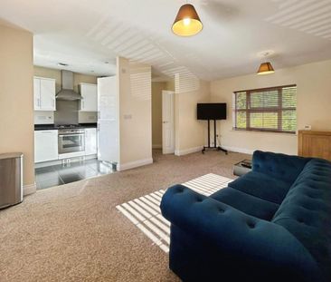 3 bedroom Flat To Let - Photo 5