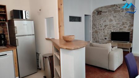 Location Appartement 2 pièces 54m² MARSEILLE 1er - Photo 4
