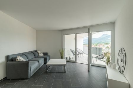 Bright 2.5 room of 71 m2 - Photo 2