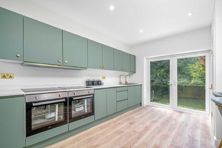 Tolcarne Drive, Pinner - Photo 2