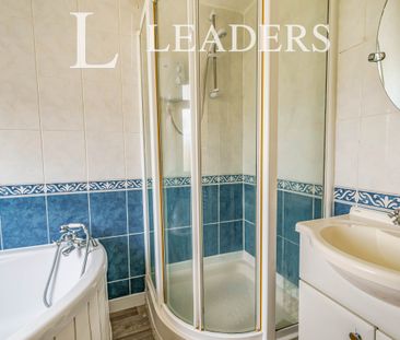 3 bedroom house to rent Ditchling Hill, Crawley, RH11 - Photo 6