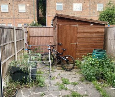 2 Bed Terraced House, Elmore Court, NG7 - Photo 6