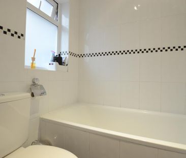 3 bedroom terraced house to rent - Photo 6