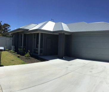 MODERN SECURED UNIT IN SOUTH BUNBURY!! - Photo 3