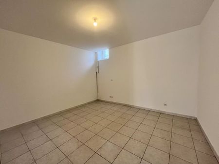 Location Appartement 3 pièces 83m² LA CIOTAT 13600 - Photo 3