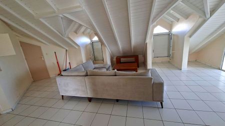 Location Appartement 2 pièces 65m² - Photo 2