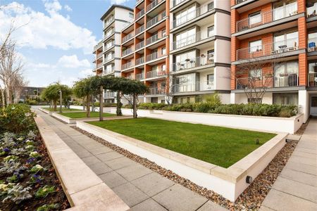 Holland Gardens, BRENTFORD - Photo 5