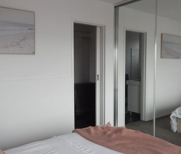 Welcome to your new home with stunning views of the Derwent River! - Photo 6