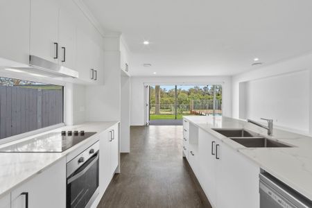 40 Yarawa Street, Kenmore QLD 4069 - House For Rent | Domain - Photo 5