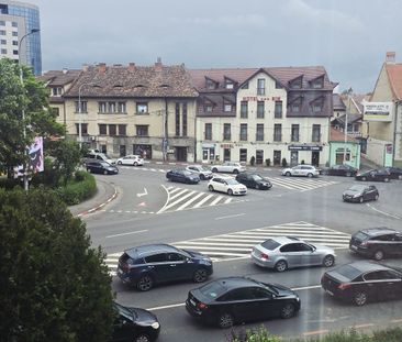Apartament 3 camere de închiriat – zonă centrală - Photo 2