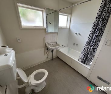 Two Bedroom Unit, Central City Living! - Photo 2