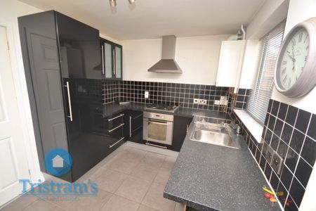 References Pending - 2 bed Semi-Detached House - Photo 4