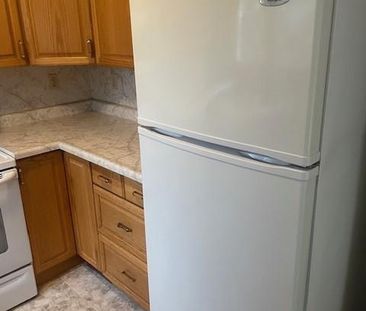 For Lease - 1389 VICTORIA, Windsor, Ontario - Photo 6