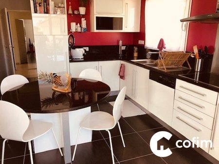 Jolie villa meublée T4 103m² mitoyenne par garage. - Photo 3