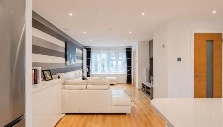 Edgefield Road CV2 - Photo 1