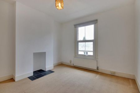 2 bedroom semi-detached house to rent - Photo 5