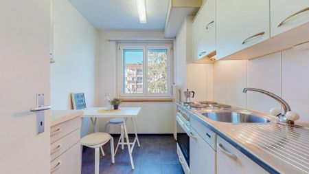 Comfortable three-room apartment in Kirchberg - Photo 2