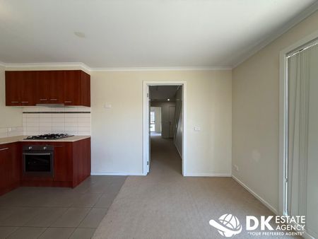 Modern 3 Bedroom Townhouse in Werribee - Photo 5