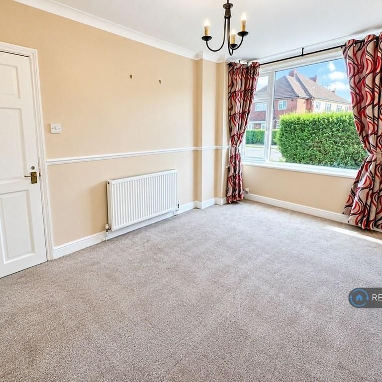 2 bedroom semi-detached house to rent - Photo 1