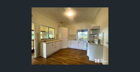 This country home is a rare find - Photo 5