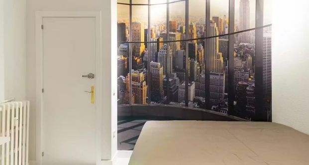 Calle de Santa Cruz de Marcenado, Madrid, Community of Madrid 28015 - Photo 1