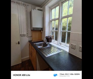 2 Bed Terraced House, Addison Way, NW11 - Photo 6