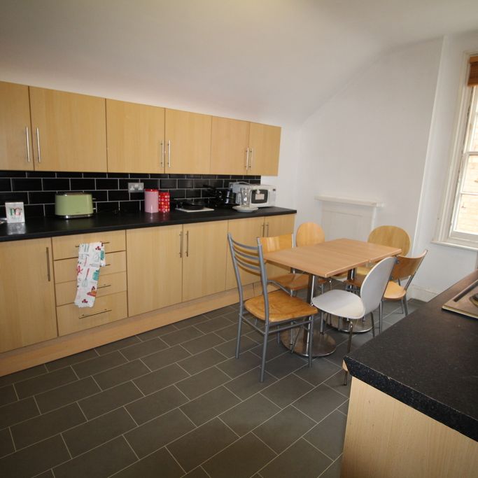 1 Bed Student Accommodation - Photo 1