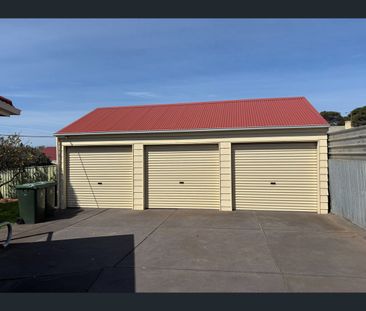 2/62 Witton Road, Christies Beach, SA 5165 - Photo 5