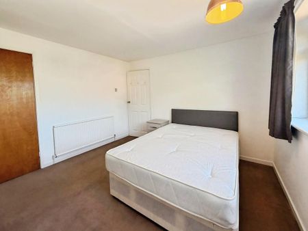 3 bedroom terraced house to rent - Photo 5