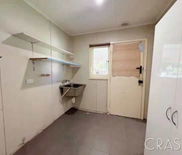 “3x1 House in Armadale with Workshop” - Photo 5