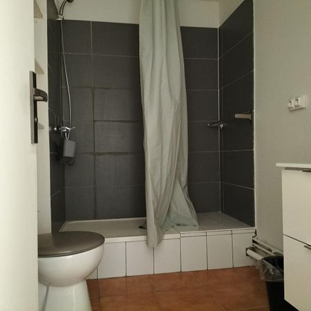 Appartement 1 pièces 21m2 MARSEILLE 15EME 563 euros - Photo 4