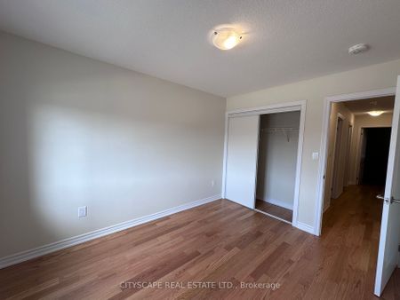 Townhouse For Lease | X8125742 - Photo 2