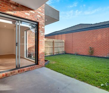 2/2 Turner Street, Pascoe Vale South VIC 3044 - Photo 5