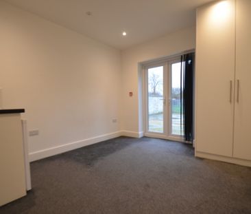 1 bedroom Property to rent - Photo 6