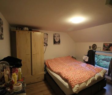 Gerenoveerde gezinswoning met 3 slaapkamers, terras en tuin op een ... - Photo 4