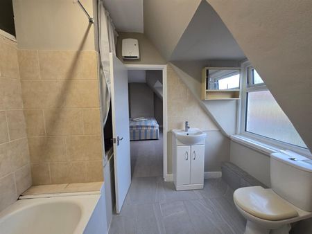 96 Beulah Road, Thornton Heath CR7, London - Photo 4