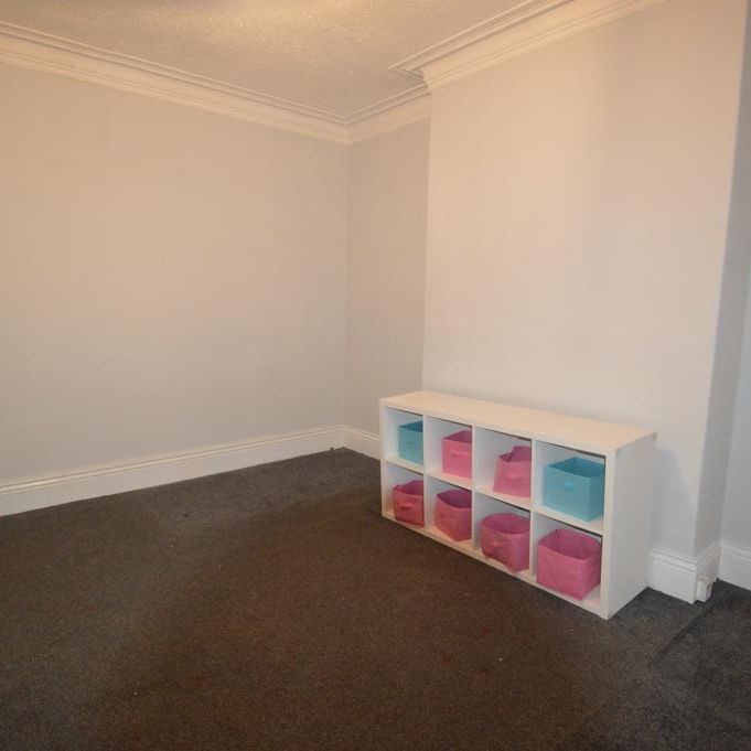 3 bedroom flat to rent - Photo 1