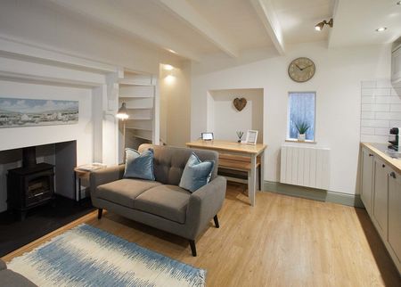 Wellington Road - Photo 2