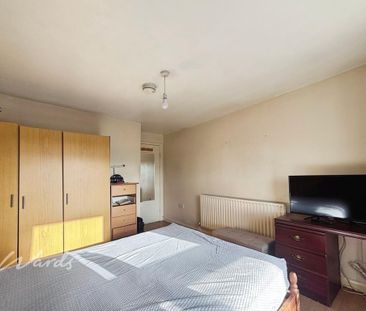 1 bedroom in a flat share to rent - Photo 3