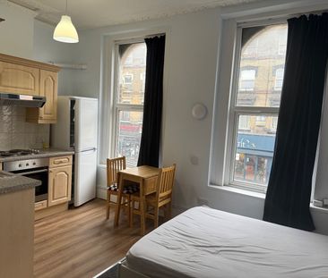 Studio Flat, Stoke Newington Road, N16 - Photo 1